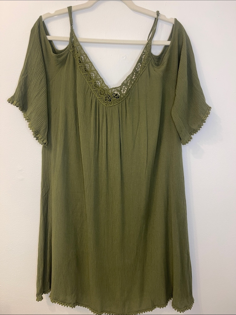 NAIF Olive Cold-Shoulder Crochet V-Neck Dress Size 1X PTP 19”-22”